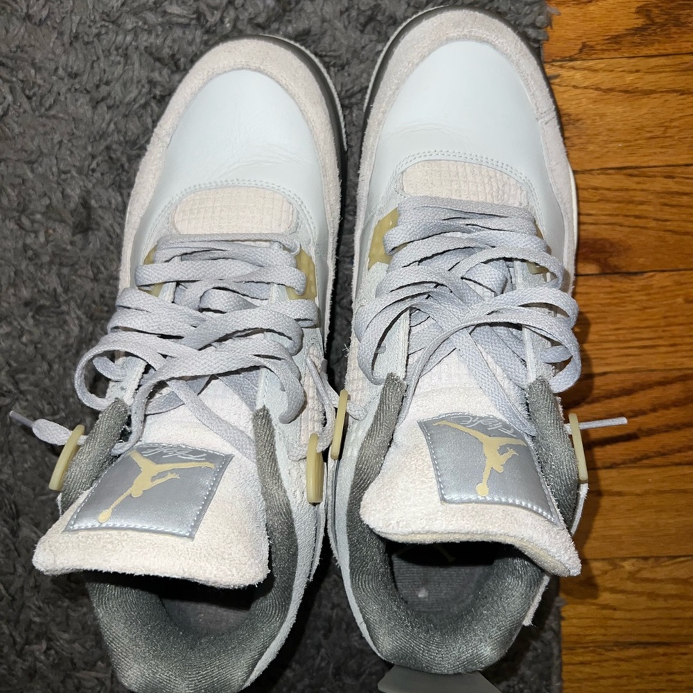 Air Jordan 4